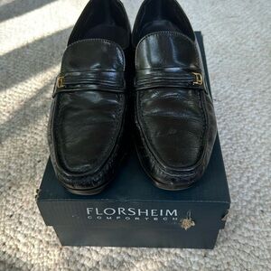 Men’s Florsheim Riva black loafers EUC size 8 1/2 D
